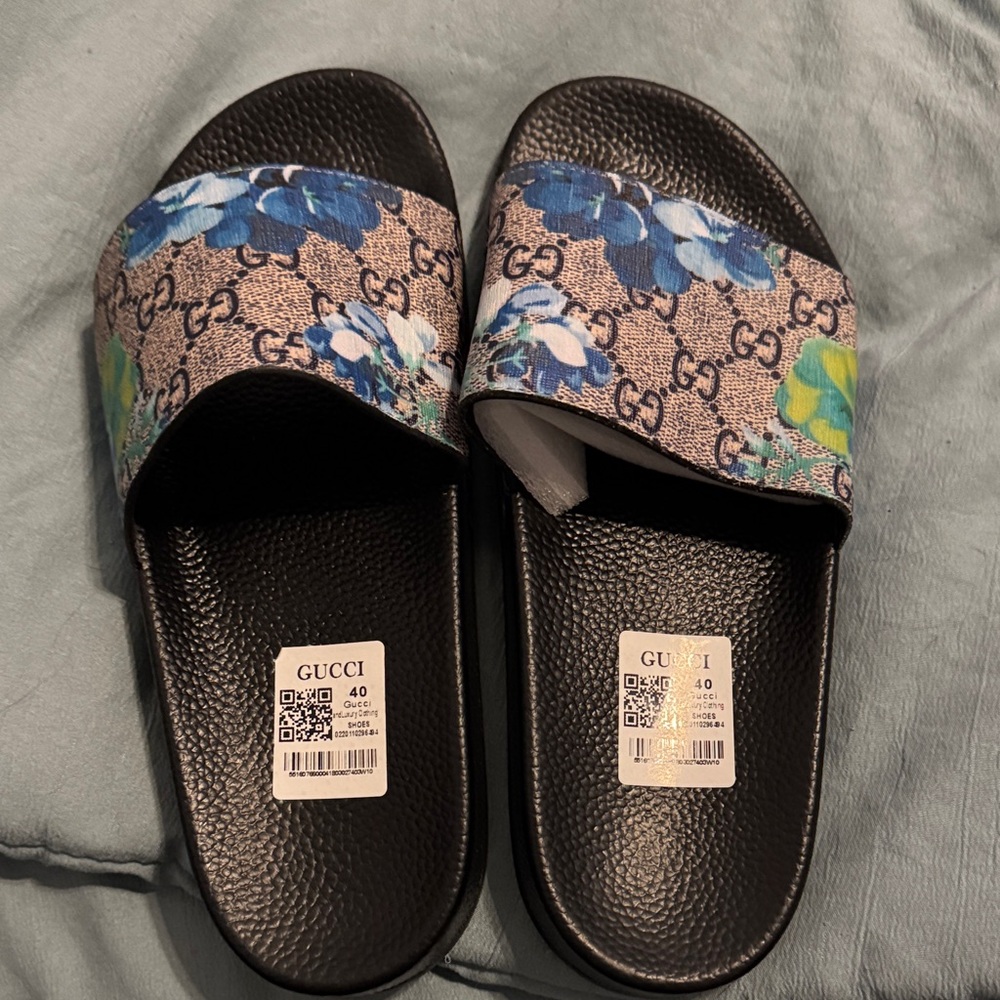 Size 9 Blue and Green Floral Slides